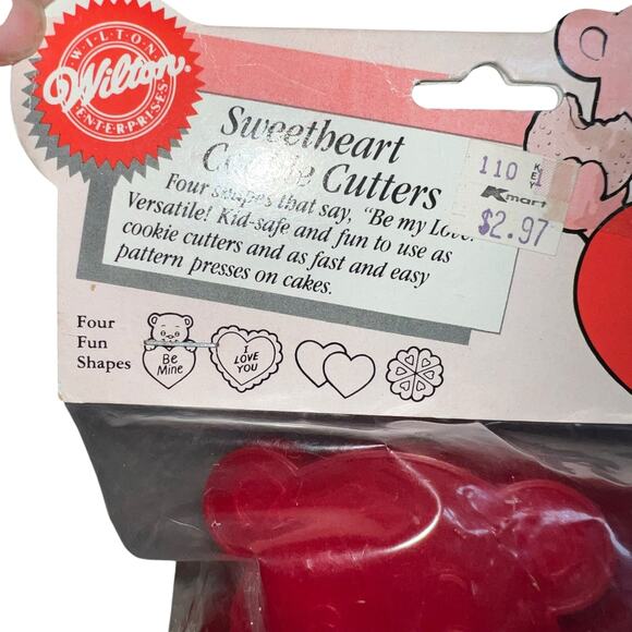 Wilton Cookie Cutters 4 heart shaped valentine day sweetheart cutters vintage - Picture 3 of 5